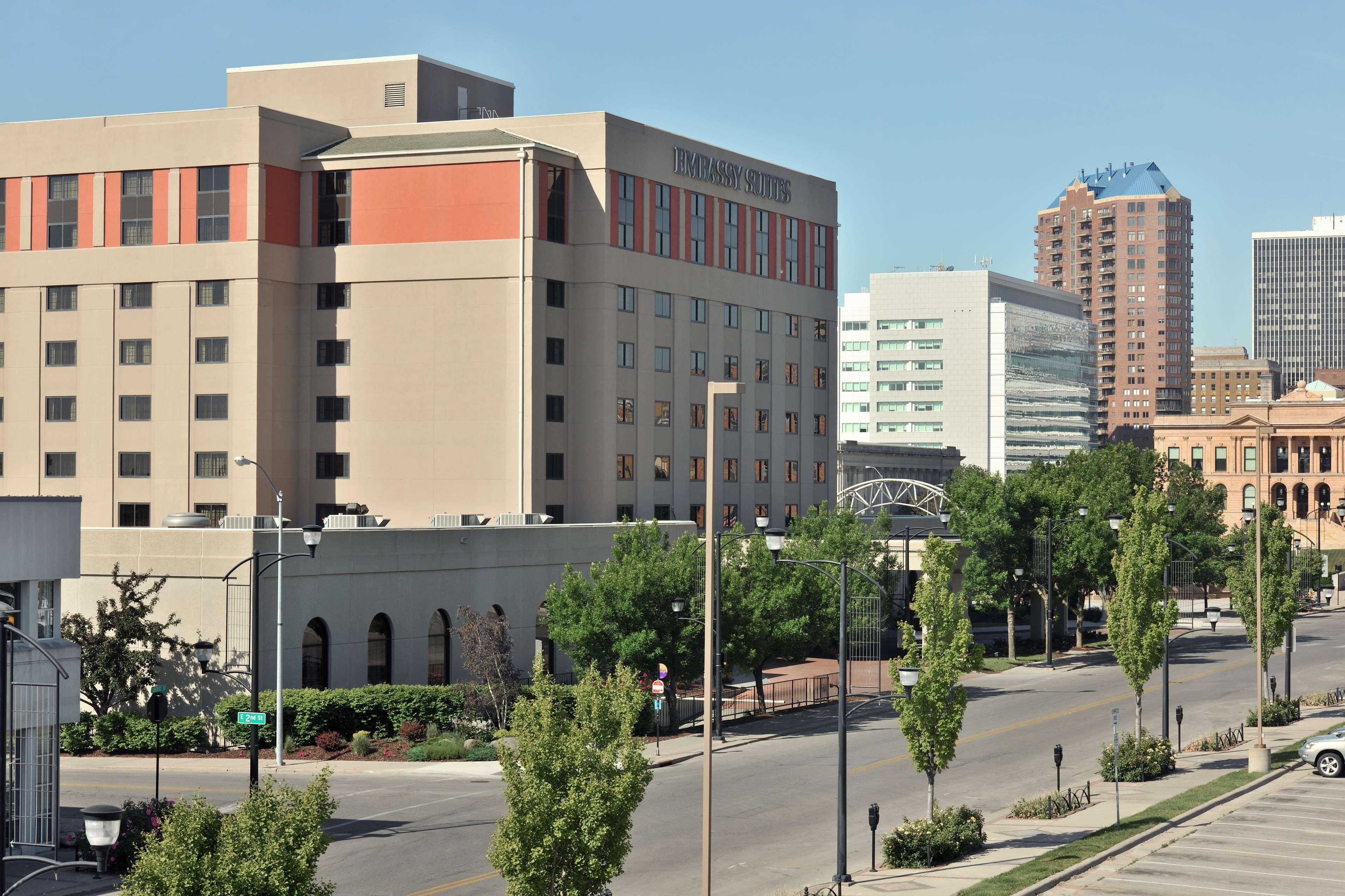 Embassy Suites Des Moines Downtown Exteriér fotografie