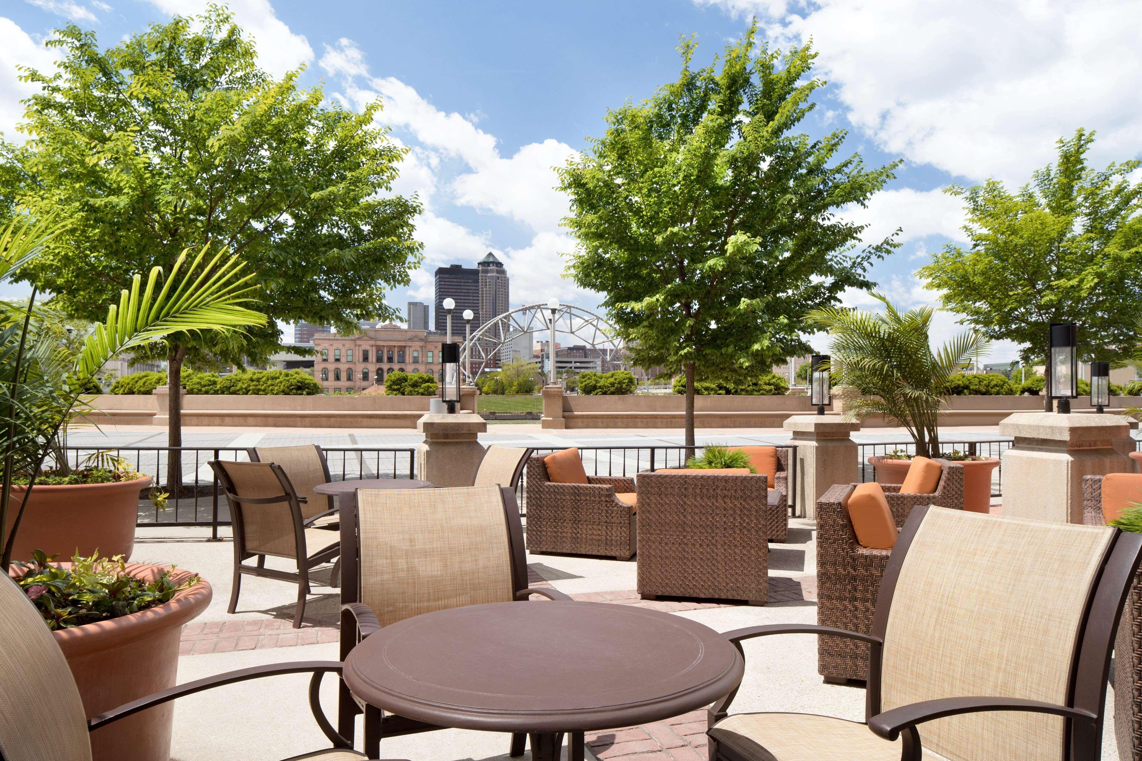 Embassy Suites Des Moines Downtown Exteriér fotografie