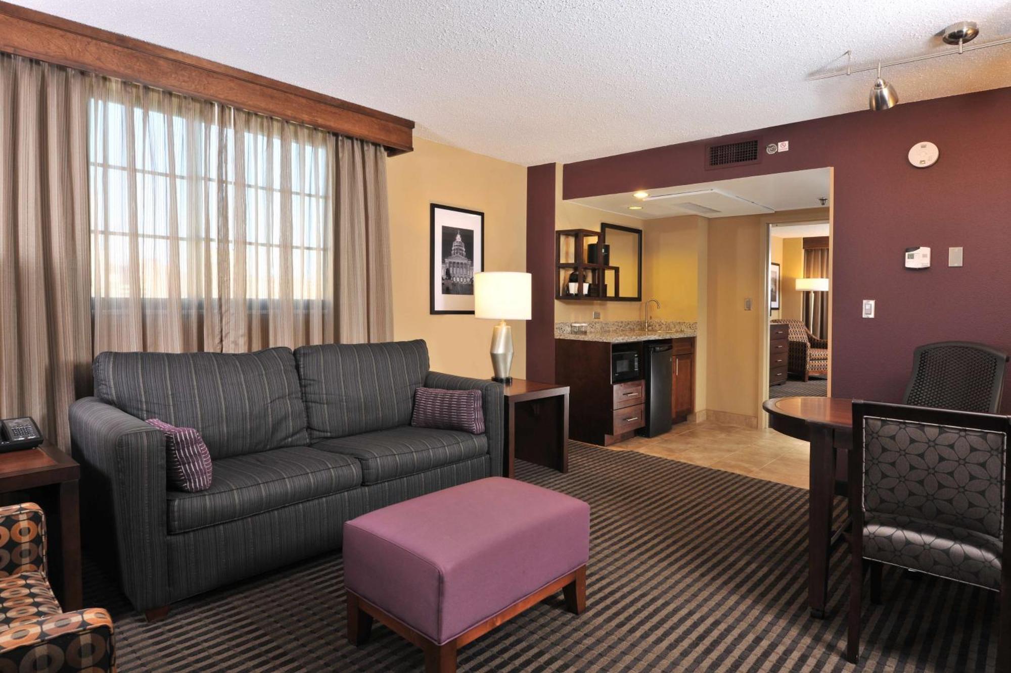 Embassy Suites Des Moines Downtown Exteriér fotografie