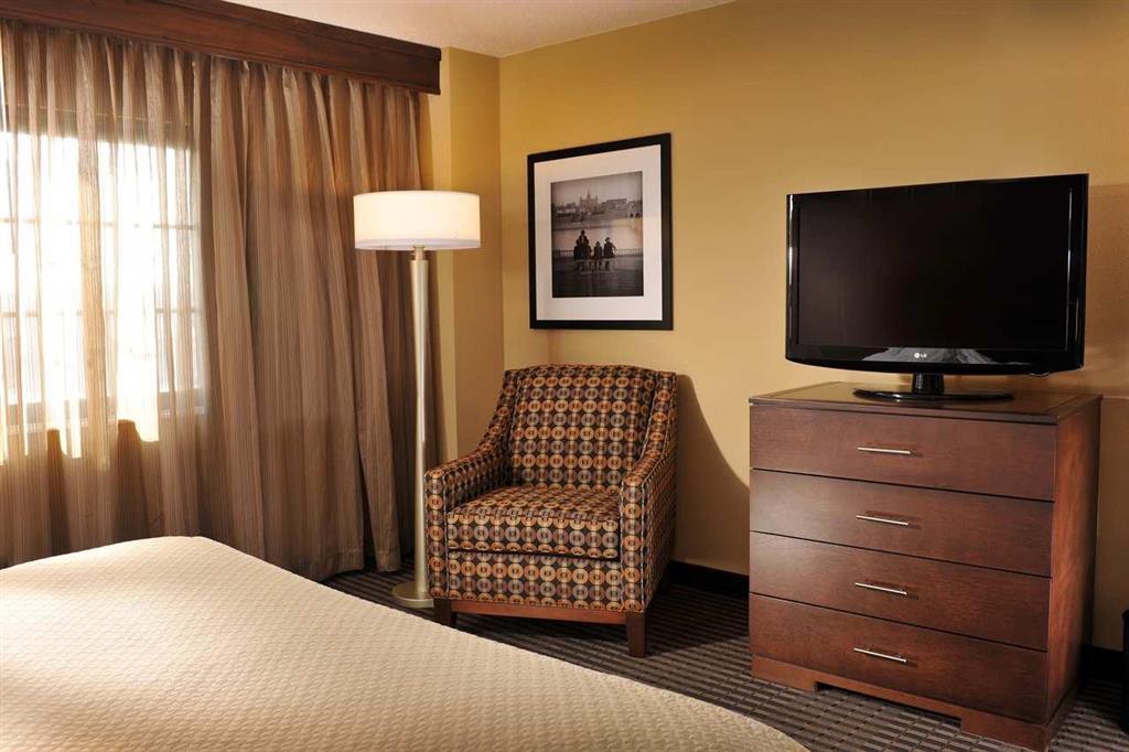 Embassy Suites Des Moines Downtown Pokoj fotografie