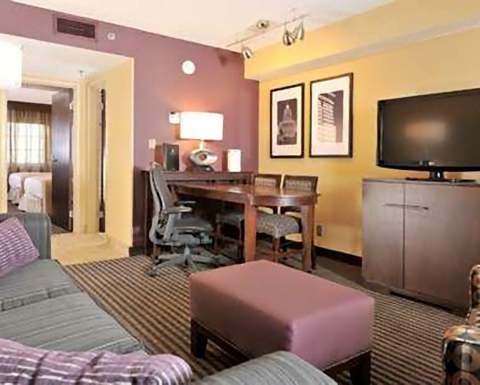 Embassy Suites Des Moines Downtown Exteriér fotografie